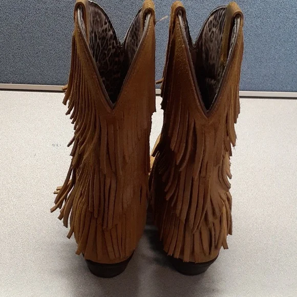 Dingo Brown Fringed Heeled Boots - Picture 5 of 8